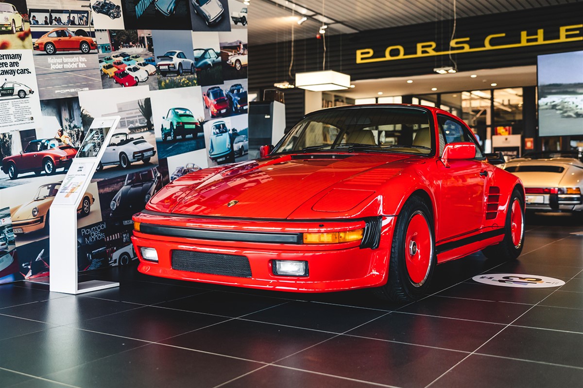 Porsche Centrum Gelderland 60 years Porsche 911 Exposition A9